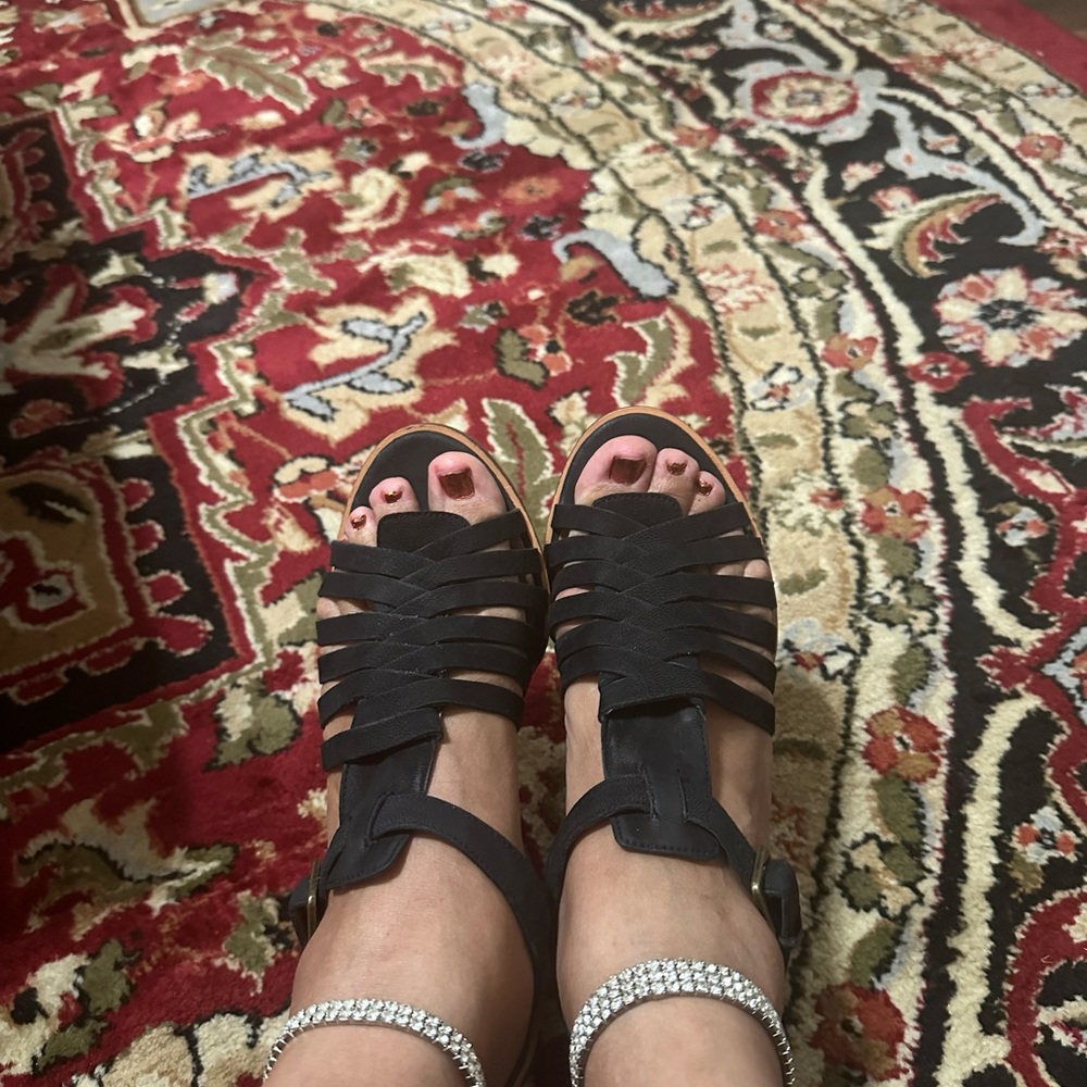 Carlson Sandals heels - Picture 2 of 4